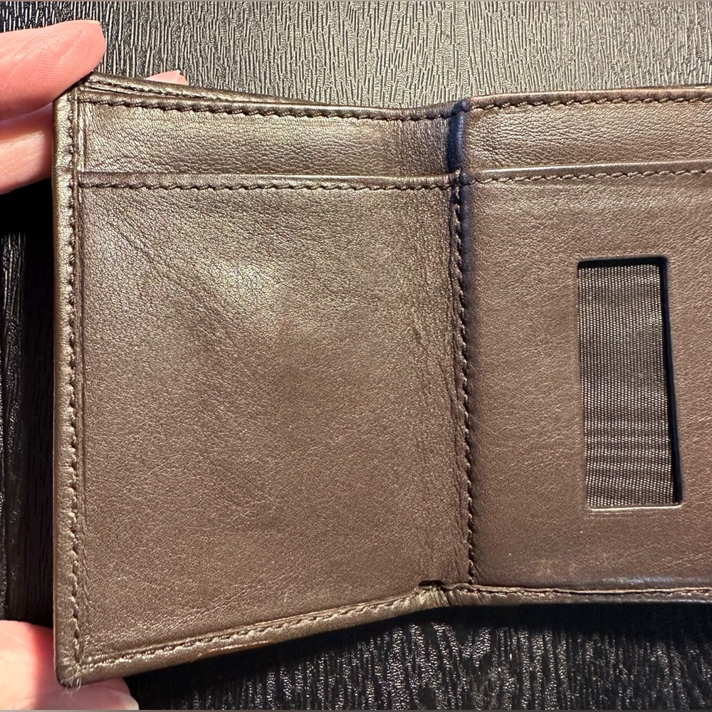 Gucci GG Canvas Trifold Wallet 💎 - Picture 9 of 12
